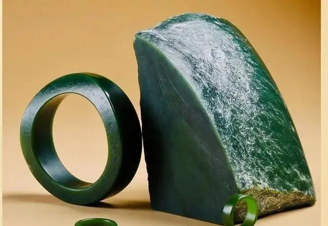 以刚克刚的真硬汉！和田玉中密不透风的无结构&ldquo;钢板料&rdquo;！